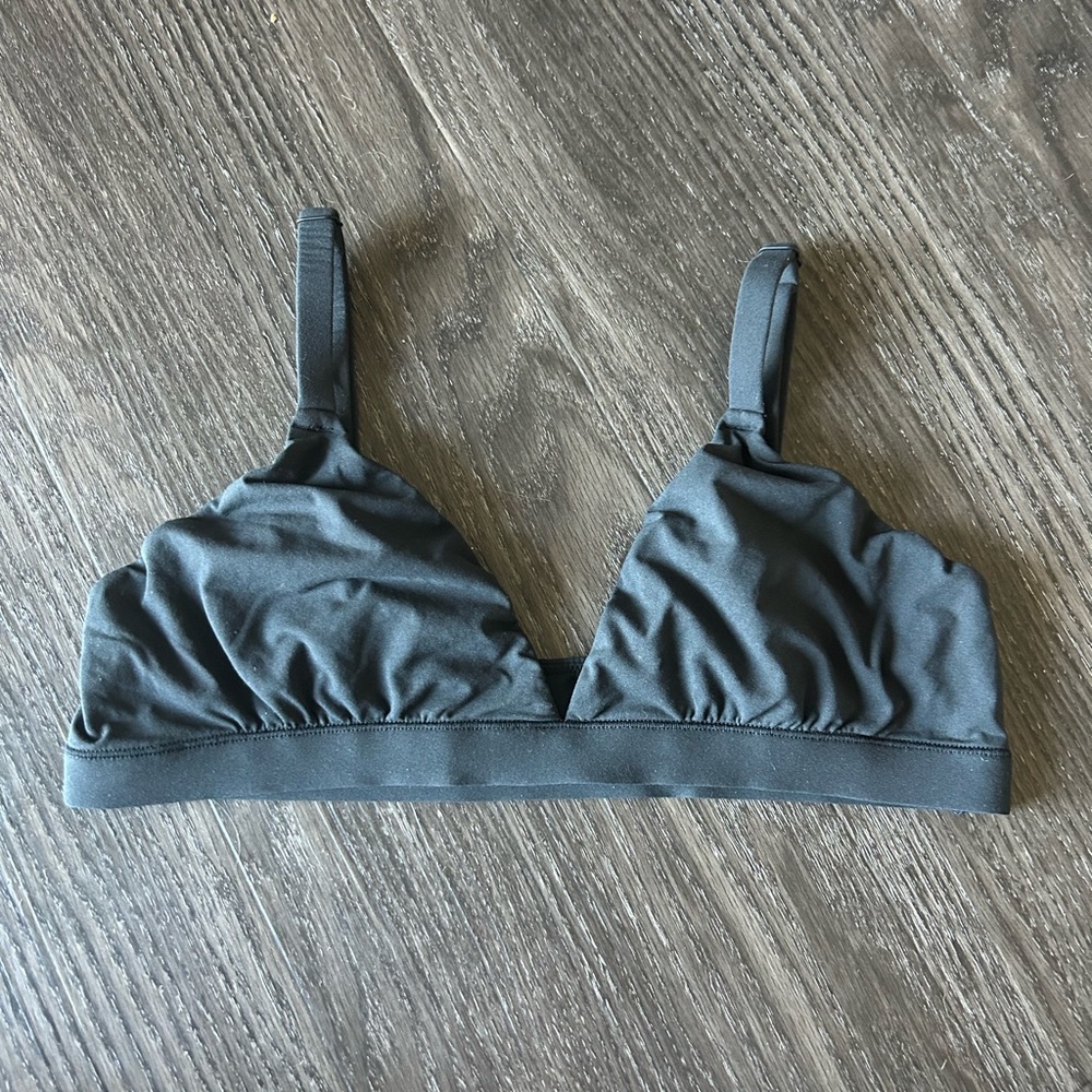 Skims bra size Medium